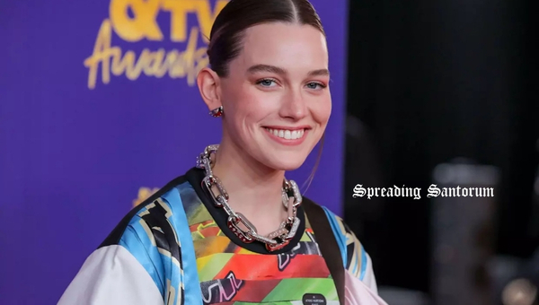 Victoria Pedretti Net Worth