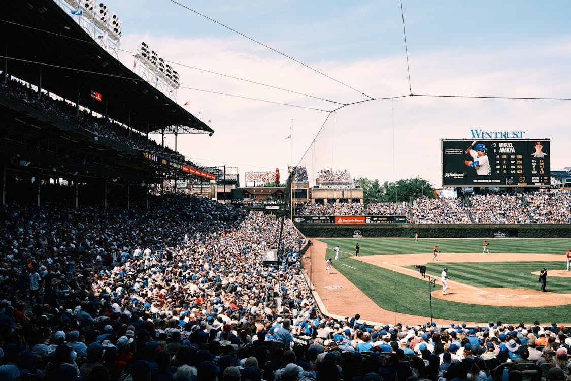 MLB’s Home Run Race: Who’s Leading the Charge This Year?