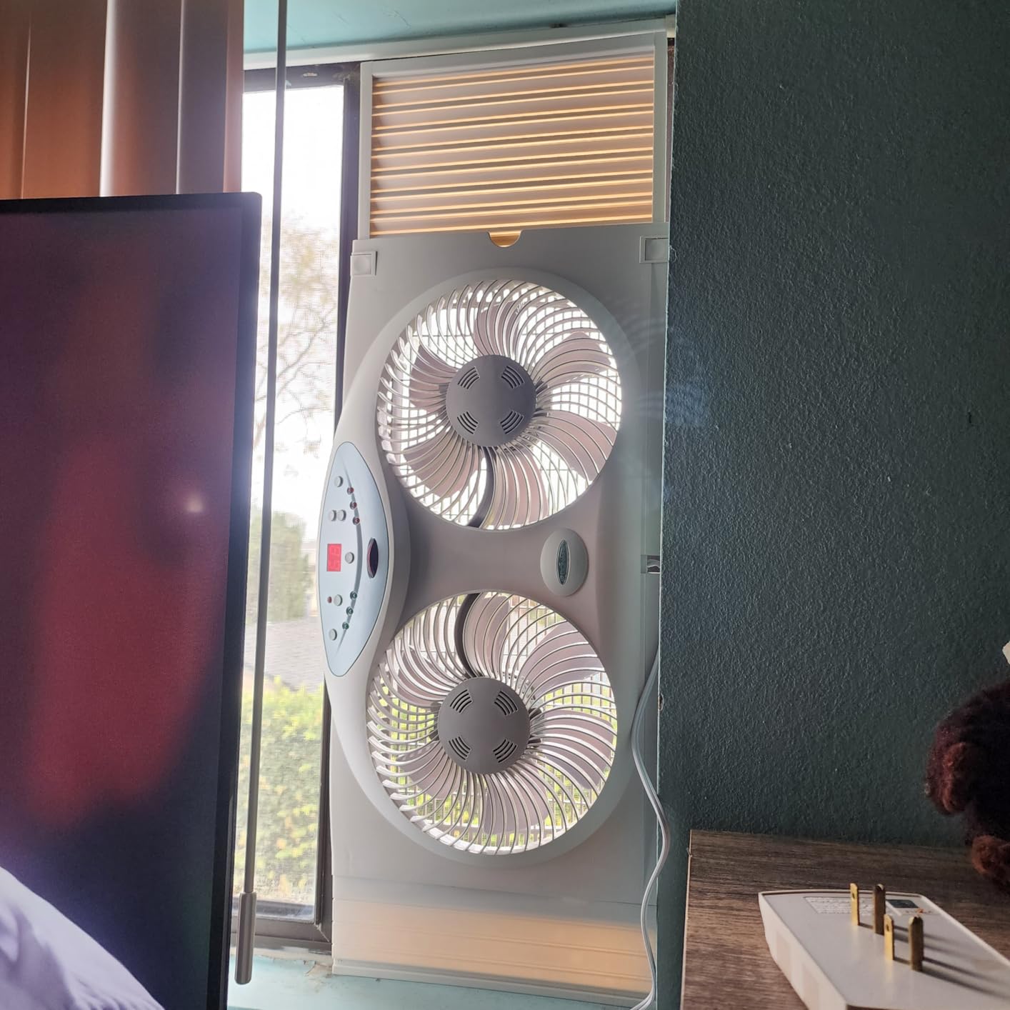 Bionaire Window Fan with Reversible Airflow Blades - 3-Speed Settings, Programmable Thermostat, LED Display, Remote Control, Fits 24-36
