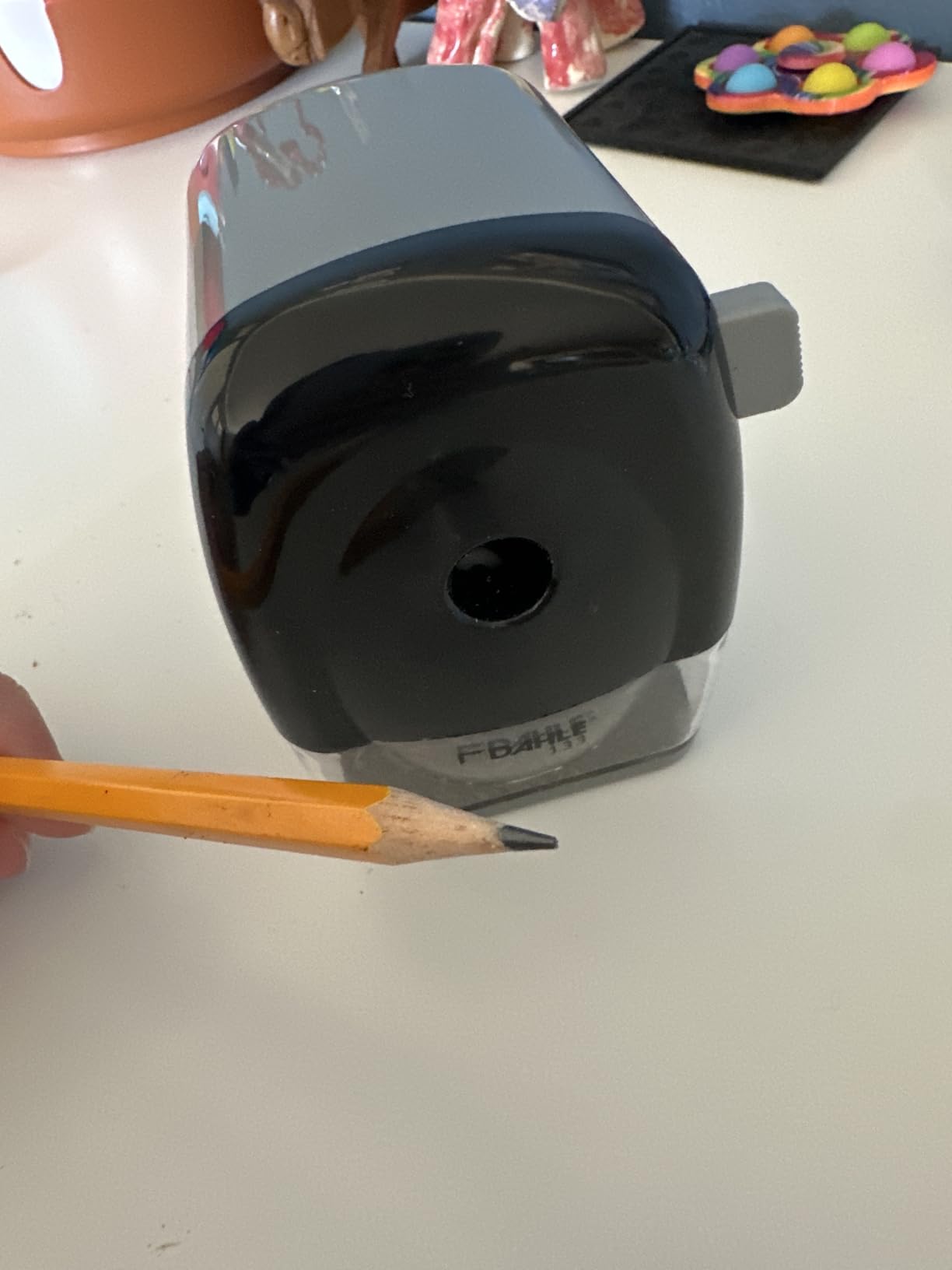 Dahle 133 Pencil Sharpener with Automatic Cutting System, Adjustable Point, Accepts Standard Graphite or Oversized Artist Pencils Customer Review Dahle 133 Pencil Sharpener with Automatic Cutting System, Adjustable Point, Accepts Standard Graphite or Oversized Artist Pencils - Customer Photo 1