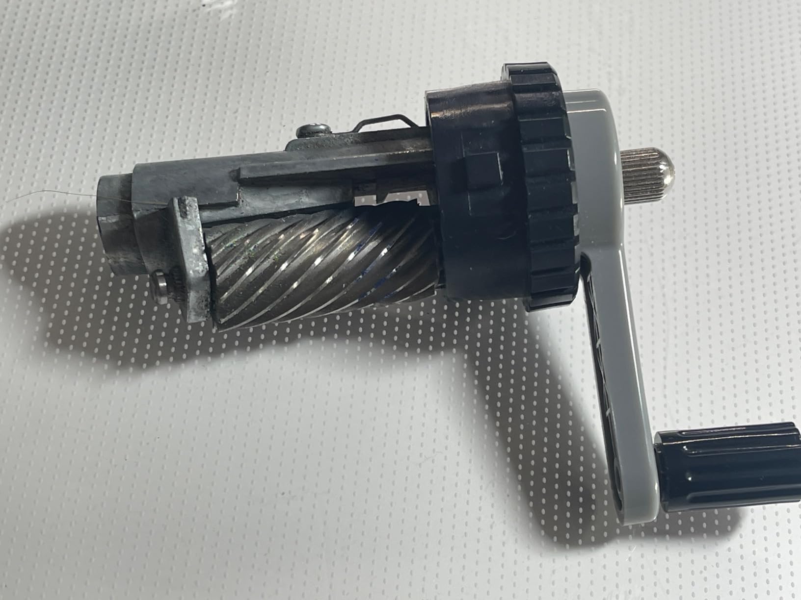Dahle 133 Pencil Sharpener with Automatic Cutting System, Adjustable Point, Accepts Standard Graphite or Oversized Artist Pencils Customer Review Dahle 133 Pencil Sharpener with Automatic Cutting System, Adjustable Point, Accepts Standard Graphite or Oversized Artist Pencils - Customer Photo 2