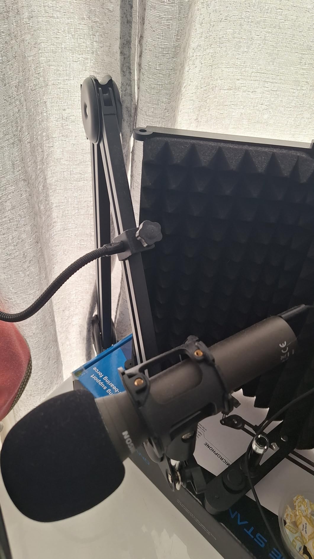 Samson Q2U USB/XLR Dynamic Microphone Recording and Podcasting Pack customer photo 1
