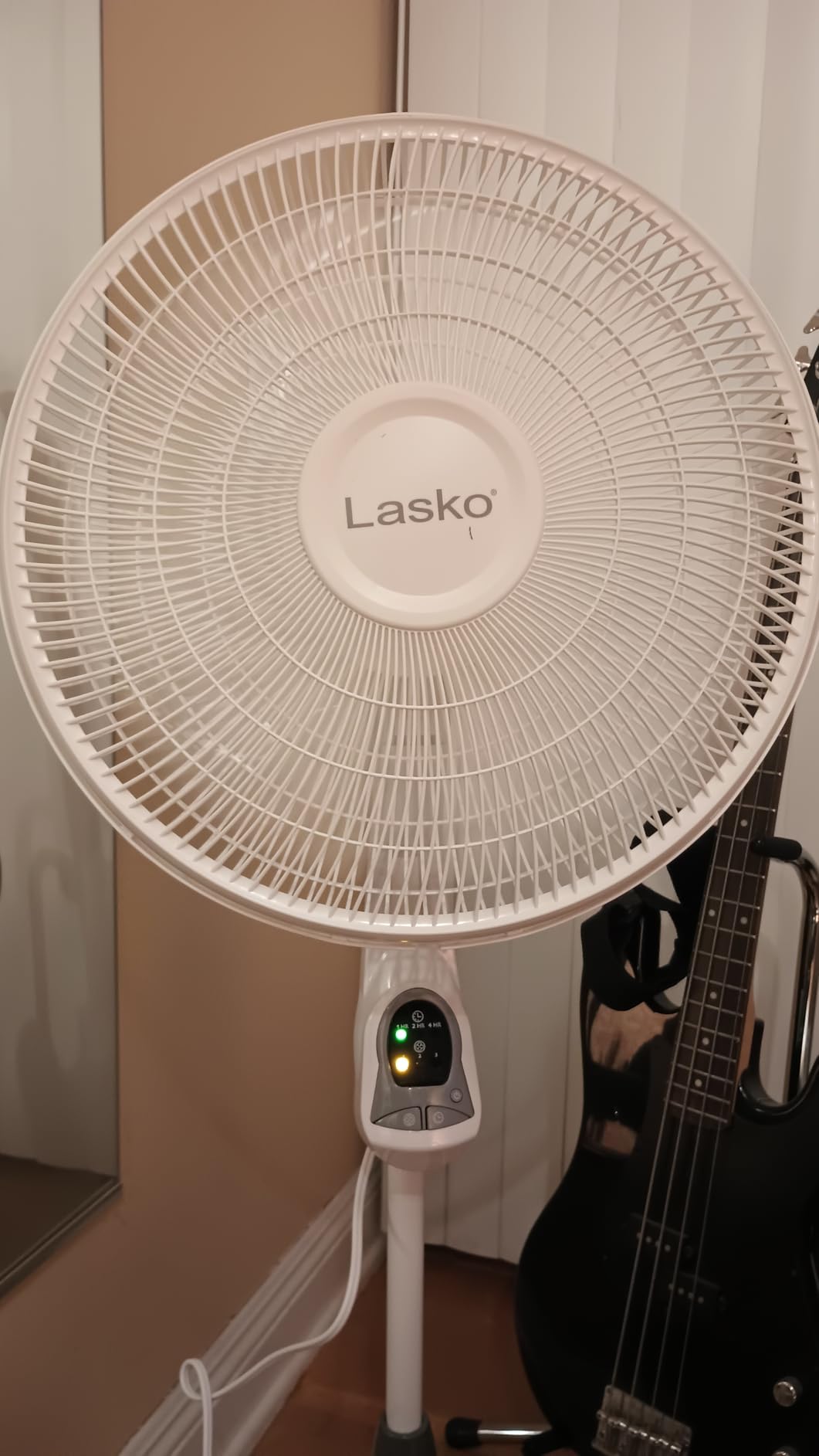 Lasko Oscillating Adjustable Pedestal Stand Fan - 16” - 1646 - White customer photo 2