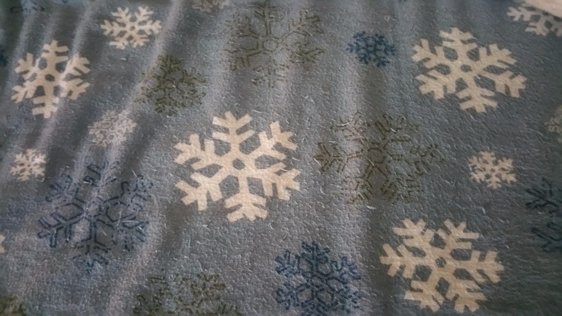 Pointehaven Heavy Weight Flannel Sheet Set, Queen, Snow Flakes - Warm & Cozy - 100% Cotton Flannel Pre-Shrunk -170 GSM -Deep Pockets -Easy Fit Elastic All Around-Comfy Double Brushed - Customer Photo 2