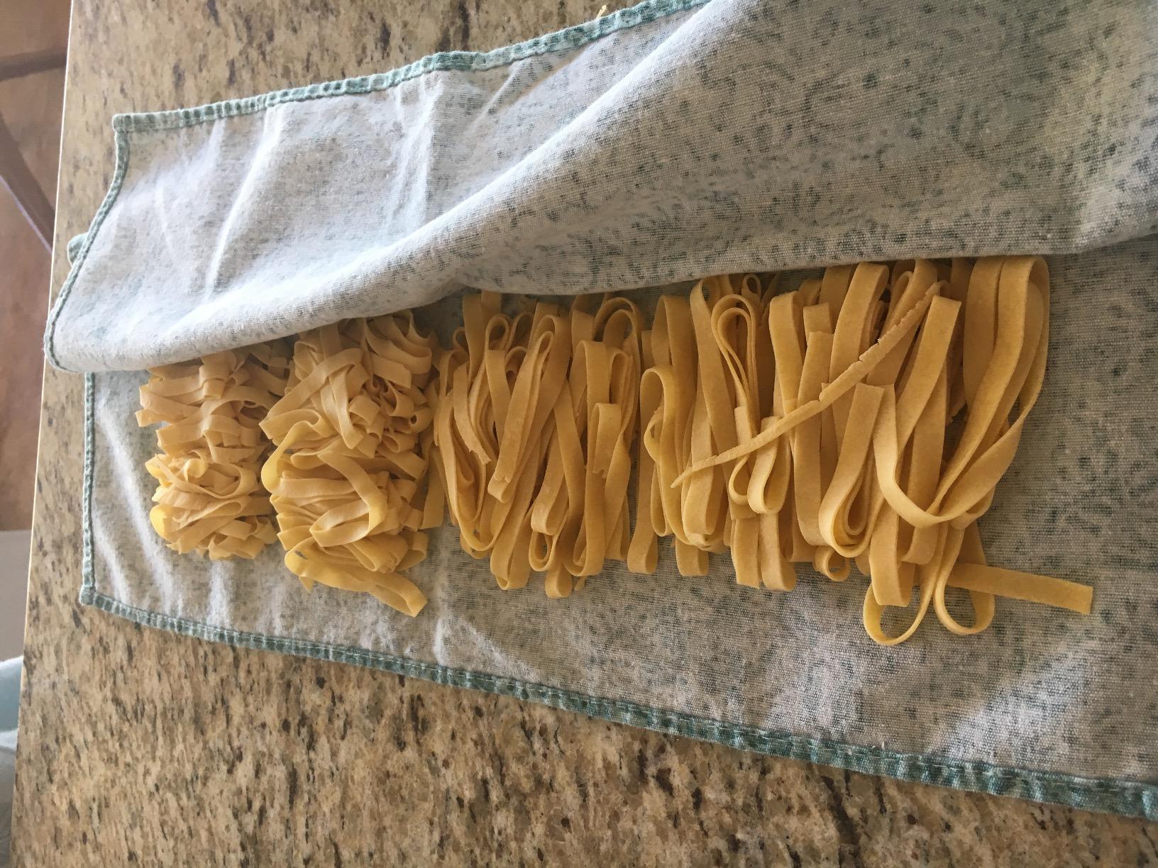 MARCATO Made in Italy Atlas 180 Classic Manual Pasta Machine, Chrome Steel. Makes Lasagne, Fettuccine & Tagliolini. Customer Review MARCATO Made in Italy Atlas 180 Classic Manual Pasta Machine, Chrome Steel. Makes Lasagne, Fettuccine & Tagliolini. - Customer Photo 1