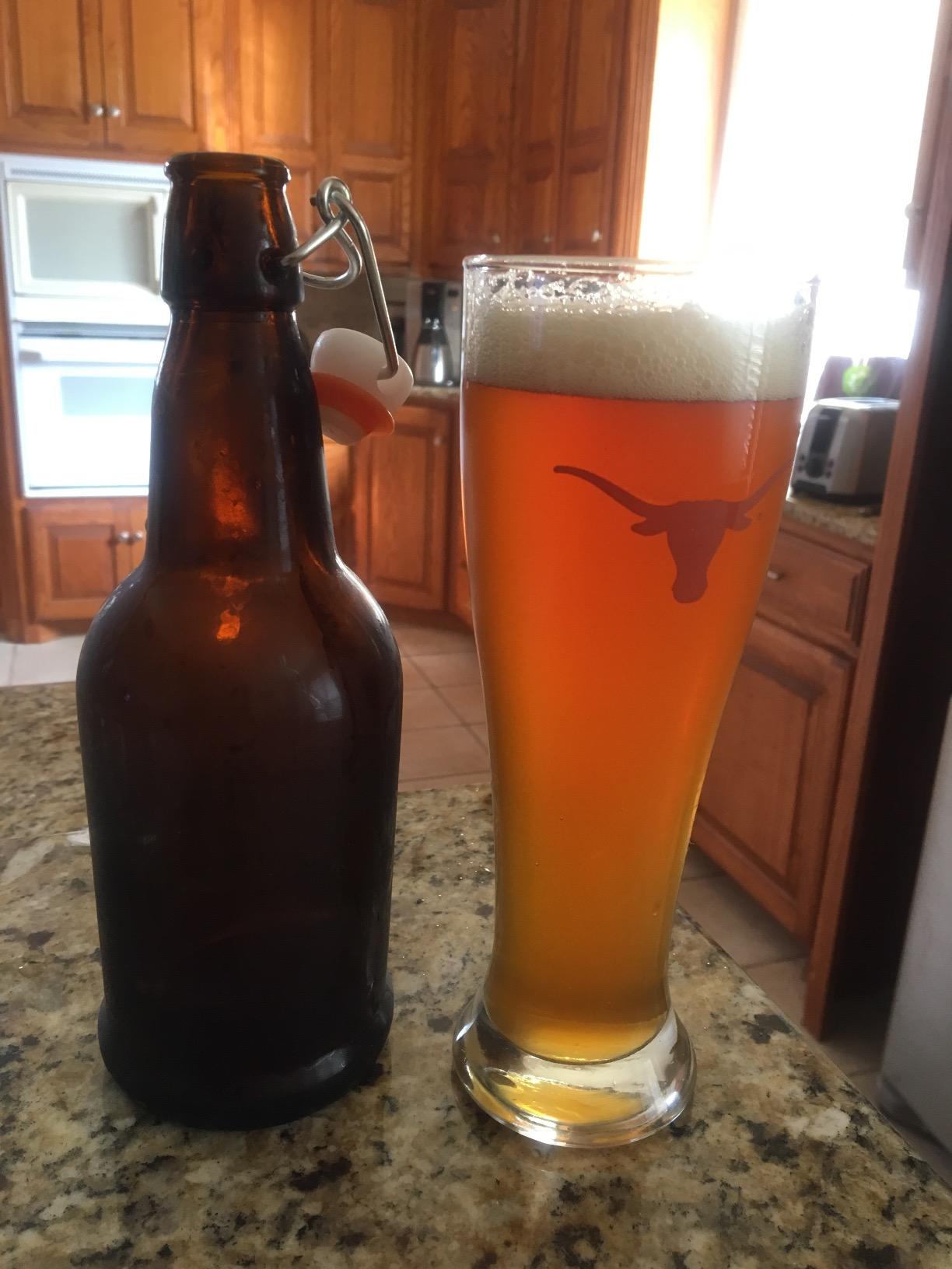 Brooklyn Brew Shop Everyday IPA Glass Beer Making Kit, 1 Count (Pack of 1) Customer Review Brooklyn Brew Shop Everyday IPA Glass Beer Making Kit, 1 Count (Pack of 1) - Customer Photo 5