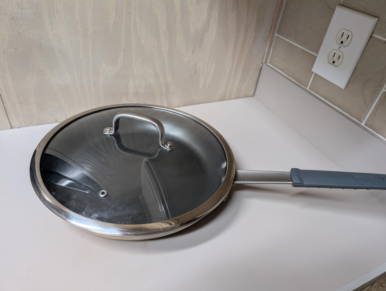 Tramontina Professional 10-Inch Non Stick Frying Pan | Heavy-Gauge Aluminum Skillet with Reinforced Nonstick Coating, Red Handle, Dishwasher and Oven Safe, Made in Brazil customer photo 2