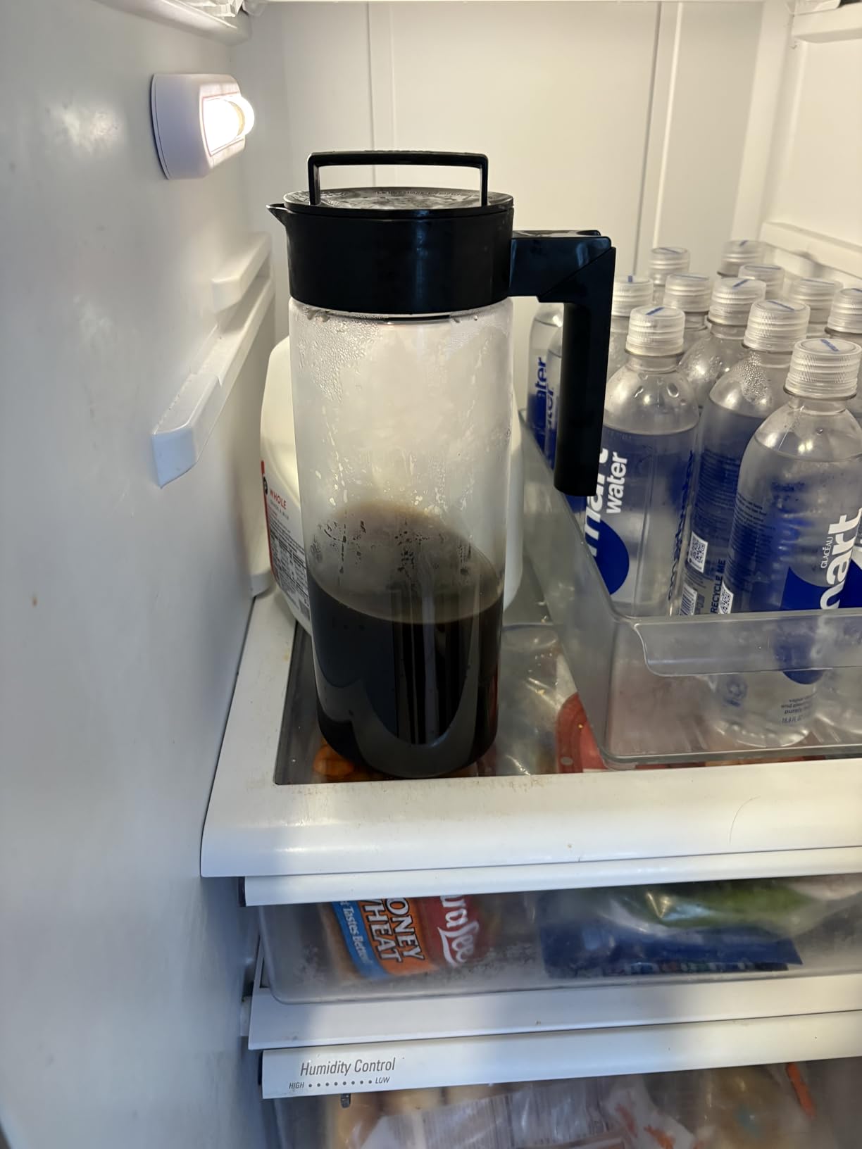Takeya Patented and Airtight Pitcher Made in the USA, BPA Free, 2 qt, Black - Customer Photo 3