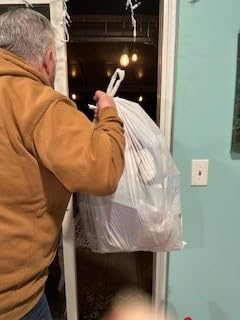 Hippo Sak - Tall Kitchen Garbage Bags with Ergonomic Handles - 13 Gallon Trash Bags - Super Strong, Patented Reinforced Bottom and Leak Proof Tall Kitchen Trash Bags - Heavy Duty Trash Bags (90 Count) Customer Review Hippo Sak - Tall Kitchen Garbage Bags with Ergonomic Handles - 13 Gallon Trash Bags - Super Strong, Patented Reinforced Bottom and Leak Proof Tall Kitchen Trash Bags - Heavy Duty Trash Bags (90 Count) - Customer Photo 1