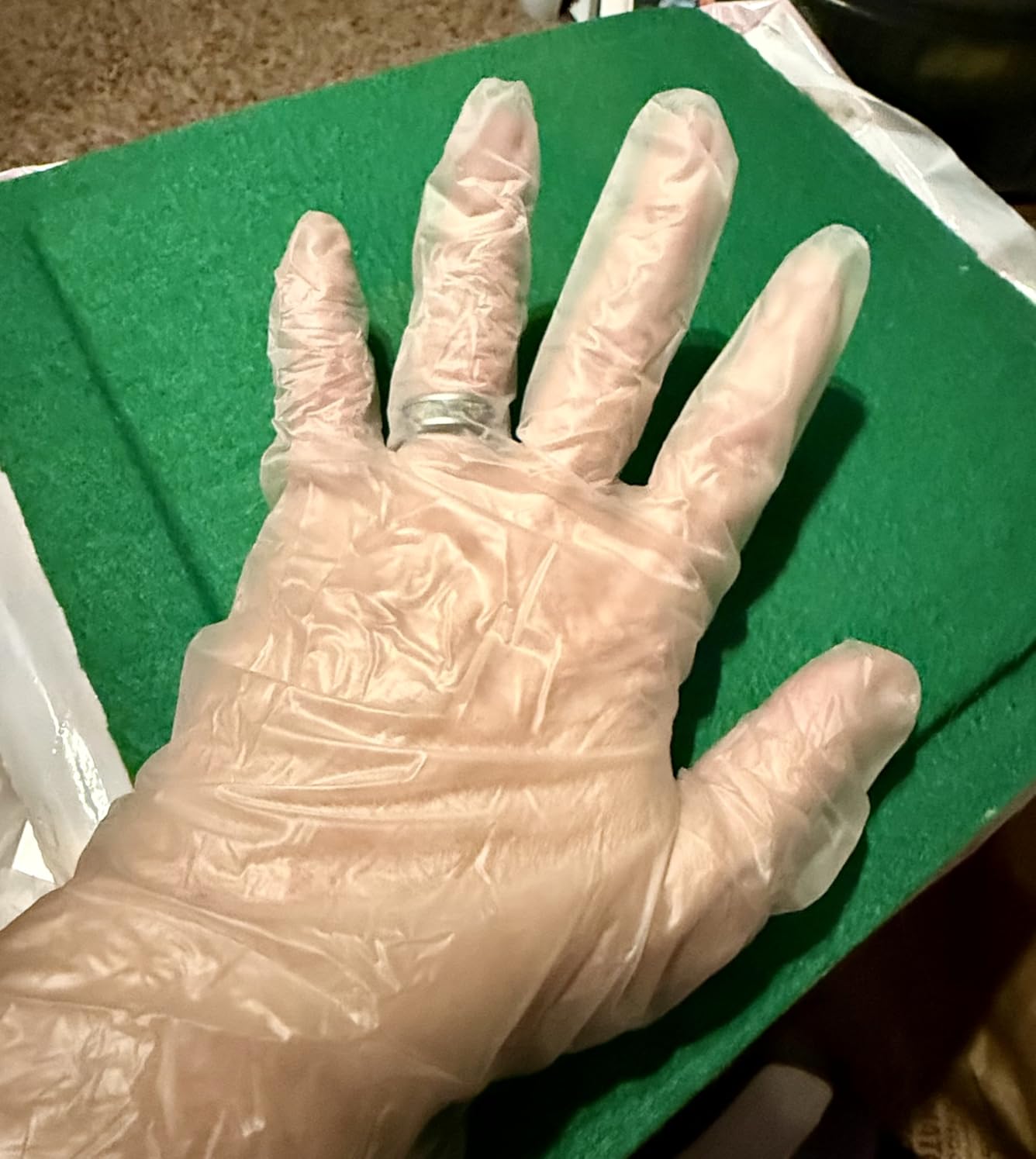 MED PRIDE Medical Vinyl Examination Gloves (Large, 100-Count) Latex & Rubber Free, Ultra-Strong, Clear Disposable Powder-Free Gloves for Healthcare & Food Handling Use - Customer Photo 2
