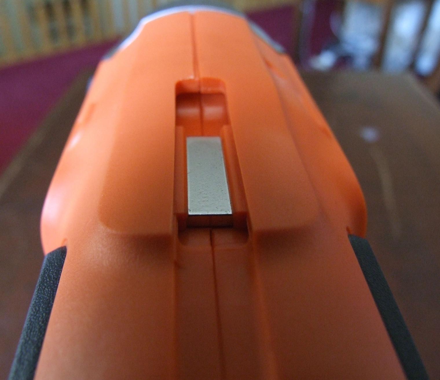 BLACK+DECKER 20V MAX* POWERCONNECT 1/4 in. Cordless Impact Driver Kit (BDCI20C) customer photo 2