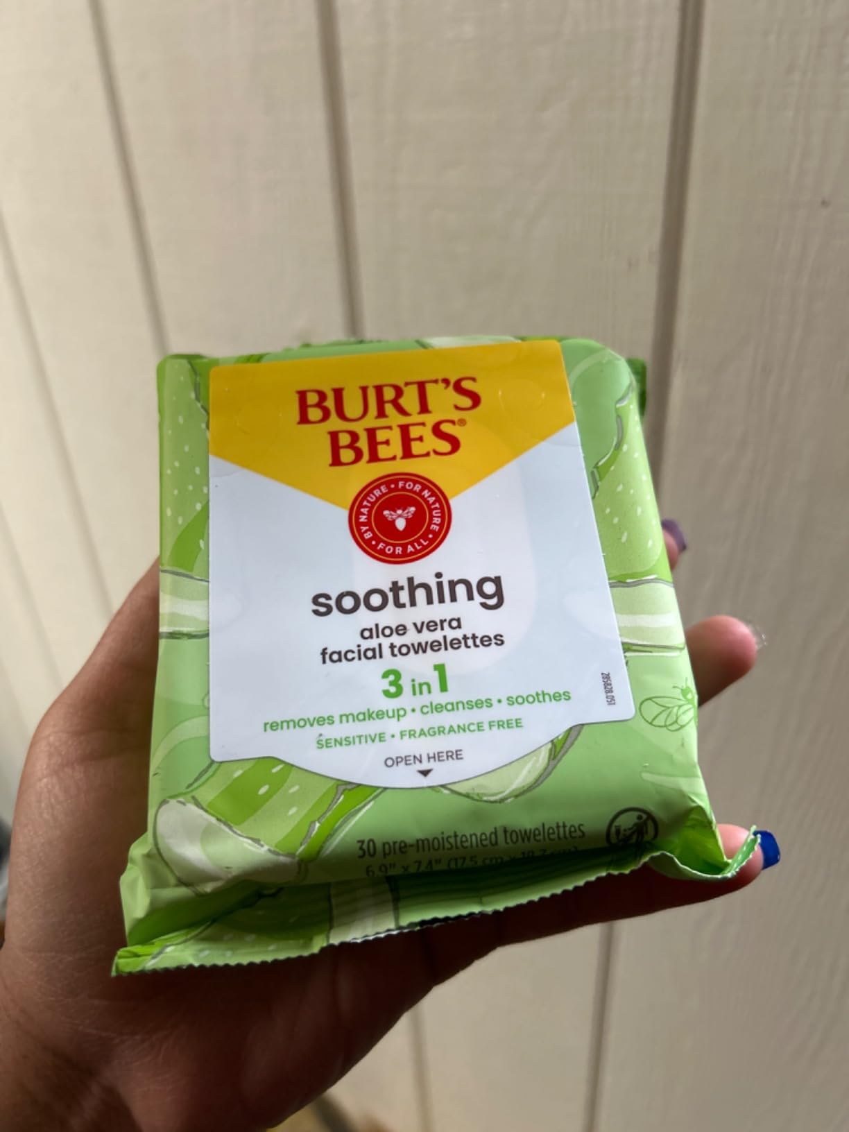 Burt's Bees Aloe Vera Face Wipes, for Sensitive Skin, Soothing Makeup Remover & Facial Cleansing Towelettes, 30 Ct. (3-Pack) Customer Review Burt's Bees Aloe Vera Face Wipes, for Sensitive Skin, Soothing Makeup Remover & Facial Cleansing Towelettes, 30 Ct. (3-Pack) - Customer Photo 1