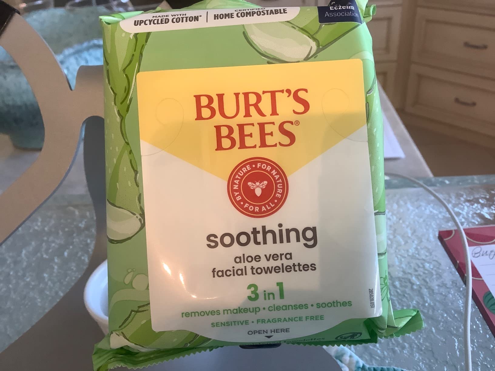 Burt's Bees Aloe Vera Face Wipes, for Sensitive Skin, Soothing Makeup Remover & Facial Cleansing Towelettes, 30 Ct. (3-Pack) Customer Review Burt's Bees Aloe Vera Face Wipes, for Sensitive Skin, Soothing Makeup Remover & Facial Cleansing Towelettes, 30 Ct. (3-Pack) - Customer Photo 2