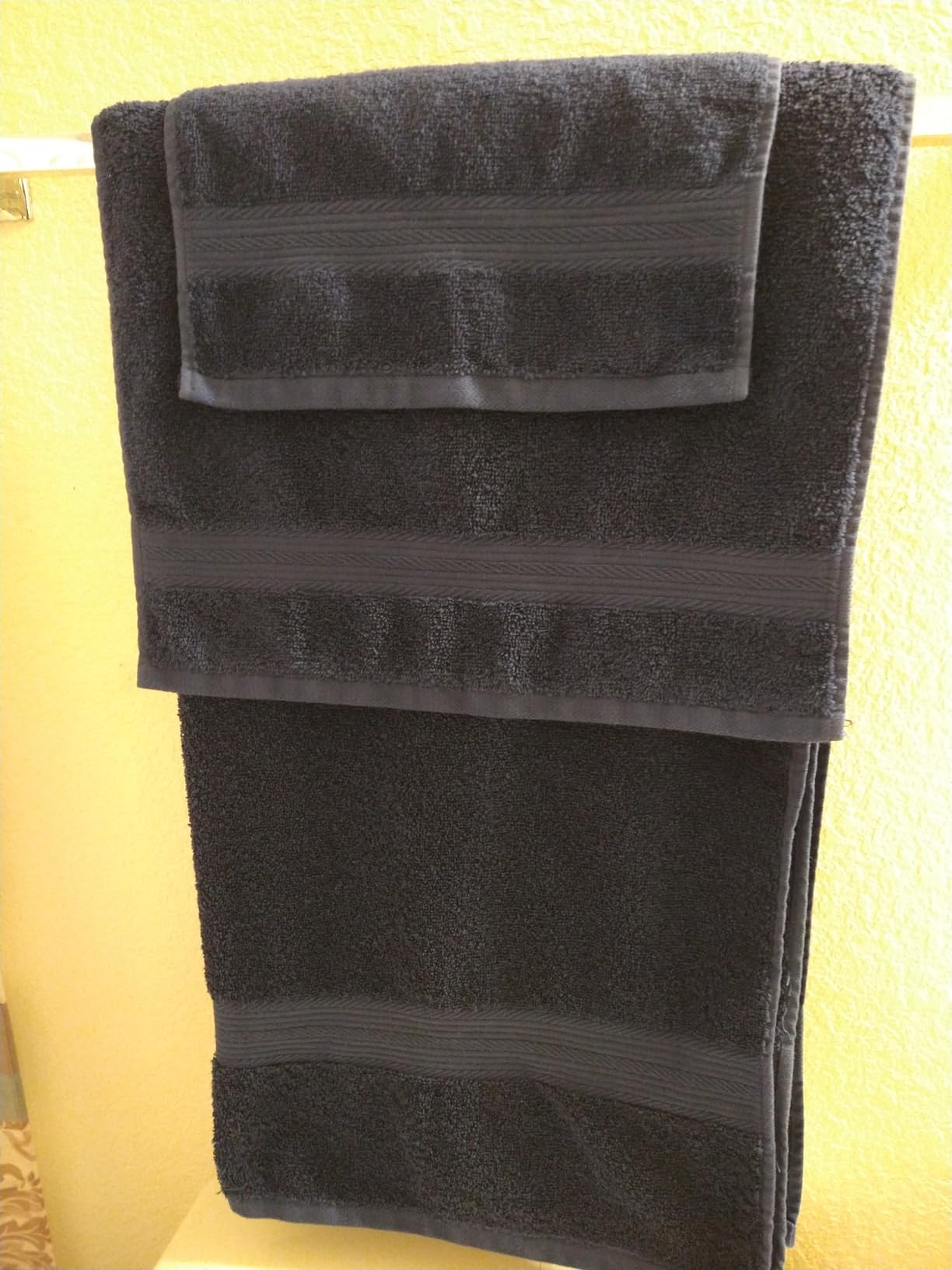 Amazon Basics 6 Piece Oversized Fade resistant Towel set, 100% Cotton towels for bathroom, soft and absorbent, 2 Bath Towels, 2 Hand Towels and 2 Washcloths bathroom towel set, Navy Blue Customer Review Amazon Basics 6 Piece Oversized Fade resistant Towel set, 100% Cotton towels for bathroom, soft and absorbent, 2 Bath Towels, 2 Hand Towels and 2 Washcloths bathroom towel set, Navy Blue - Customer Photo 2