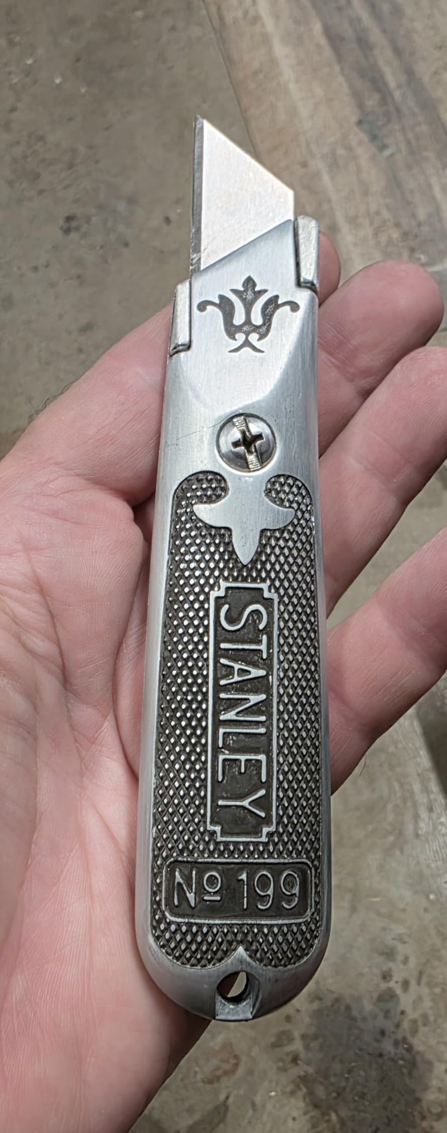 Stanley Hand Tools 10-209 Contractor Grade Utility Knife Fixed Blade Customer Review Stanley Hand Tools 10-209 Contractor Grade Utility Knife Fixed Blade - Customer Photo 1