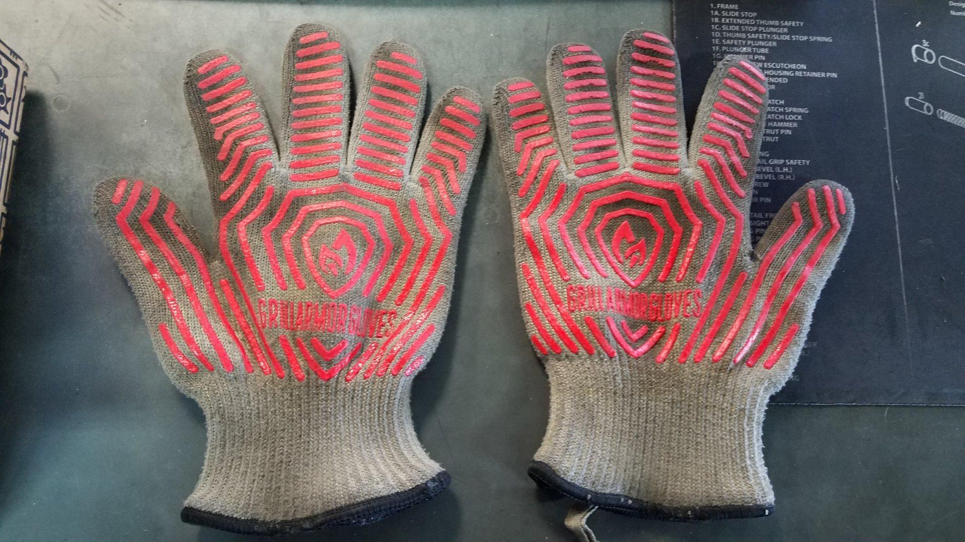 Grill Armor Oven Gloves – 932°F Heat, Fire & Cut Resistant Mitts for BBQ, Grill, Cooking, Grilling, Baking, Smoker & Fire Pit Customer Review Grill Armor Oven Gloves – 932°F Heat, Fire & Cut Resistant Mitts for BBQ, Grill, Cooking, Grilling, Baking, Smoker & Fire Pit - Customer Photo 2
