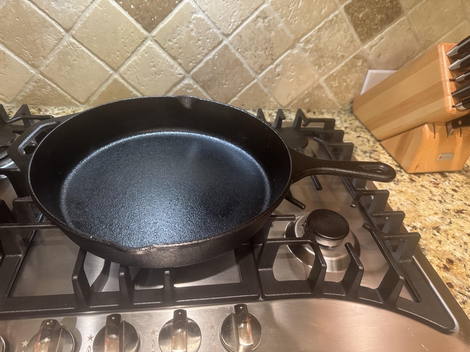 Utopia Kitchen Cast Iron Skillet 12 Inch Pre-Seasoned PFAS-Free Black | Chef Pan, Even Heat Distribution, Stovetop, Oven, Campfire and Grill Safe, Large Skillet, Indoor Outdoor Use customer photo 2