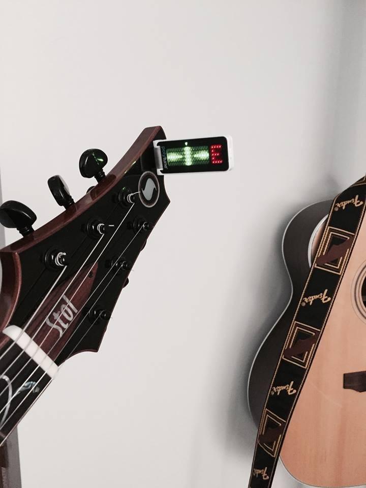 TC Electronic POLYTUNE CLIP Clip-On Tuner with Polyphonic, Strobe and Chromatic Modes Customer Review TC Electronic POLYTUNE CLIP Clip-On Tuner with Polyphonic, Strobe and Chromatic Modes - Customer Photo 1