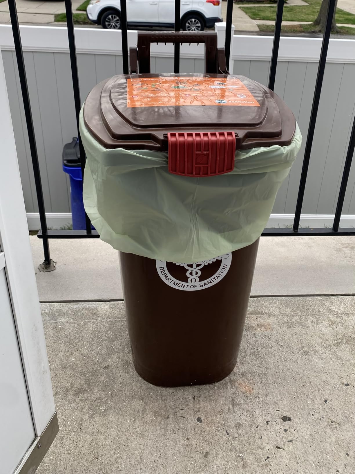 UNNI Compostable Trash Bags, 13 Gallon / 49.2 Liter, 50 Count, Extra Thick 0.9 Mil Tall Kitchen Food Scrap Bin Liners, Certified by BPI, CMA & OK compost HOME, Meets the ASTM D6400 Standard Customer Review UNNI Compostable Trash Bags, 13 Gallon / 49.2 Liter, 50 Count, Extra Thick 0.9 Mil Tall Kitchen Food Scrap Bin Liners, Certified by BPI, CMA & OK compost HOME, Meets the ASTM D6400 Standard - Customer Photo 4