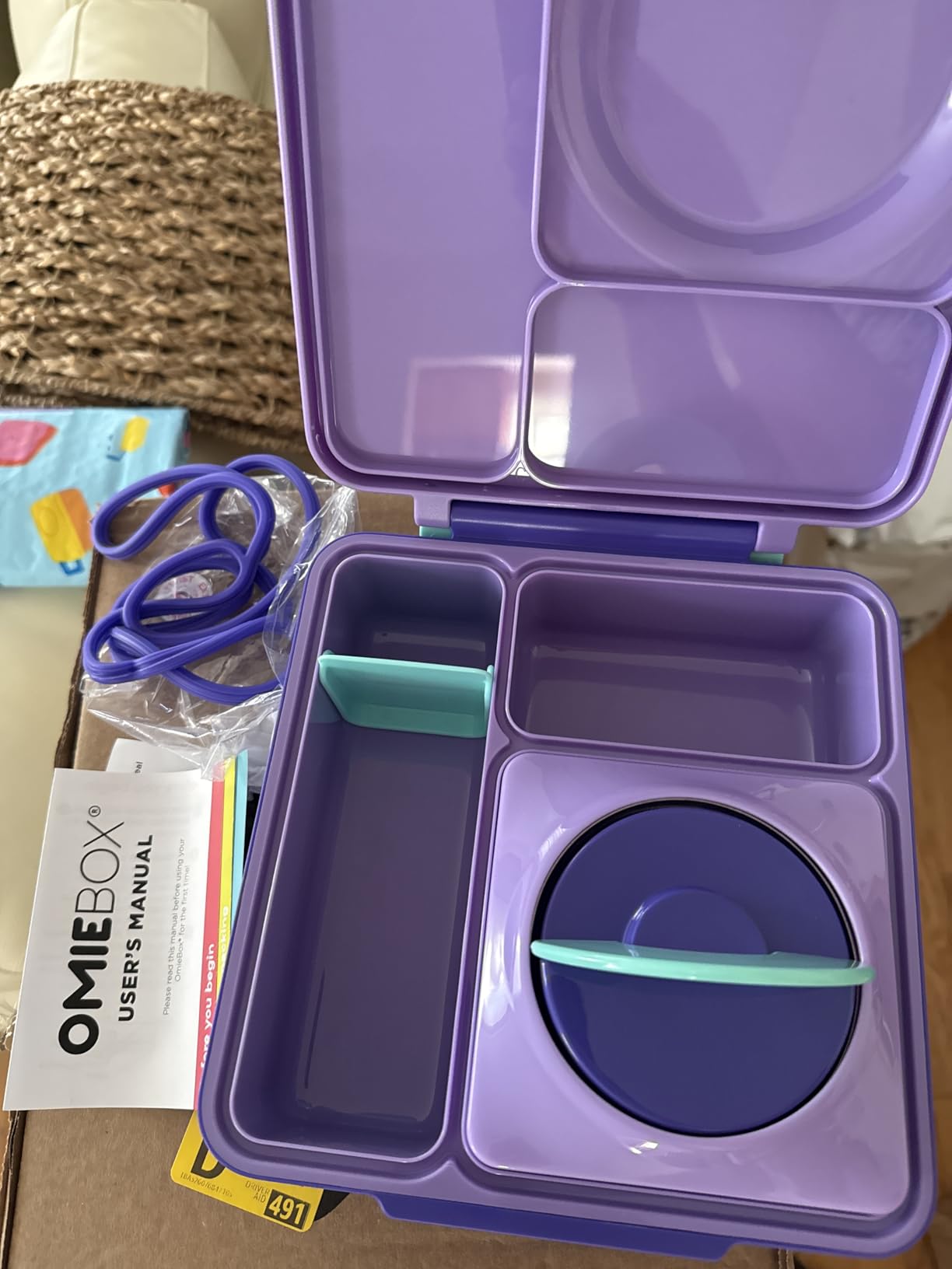 OmieBox Bento Box for Kids - Insulated Bento Lunch Box with Leak Proof Vacuum Insulated Food Jar - 3 Compartments, Two Temperature Zones (Meadow) Customer Review OmieBox Bento Box for Kids - Insulated Bento Lunch Box with Leak Proof Vacuum Insulated Food Jar - 3 Compartments, Two Temperature Zones (Meadow) - Customer Photo 3