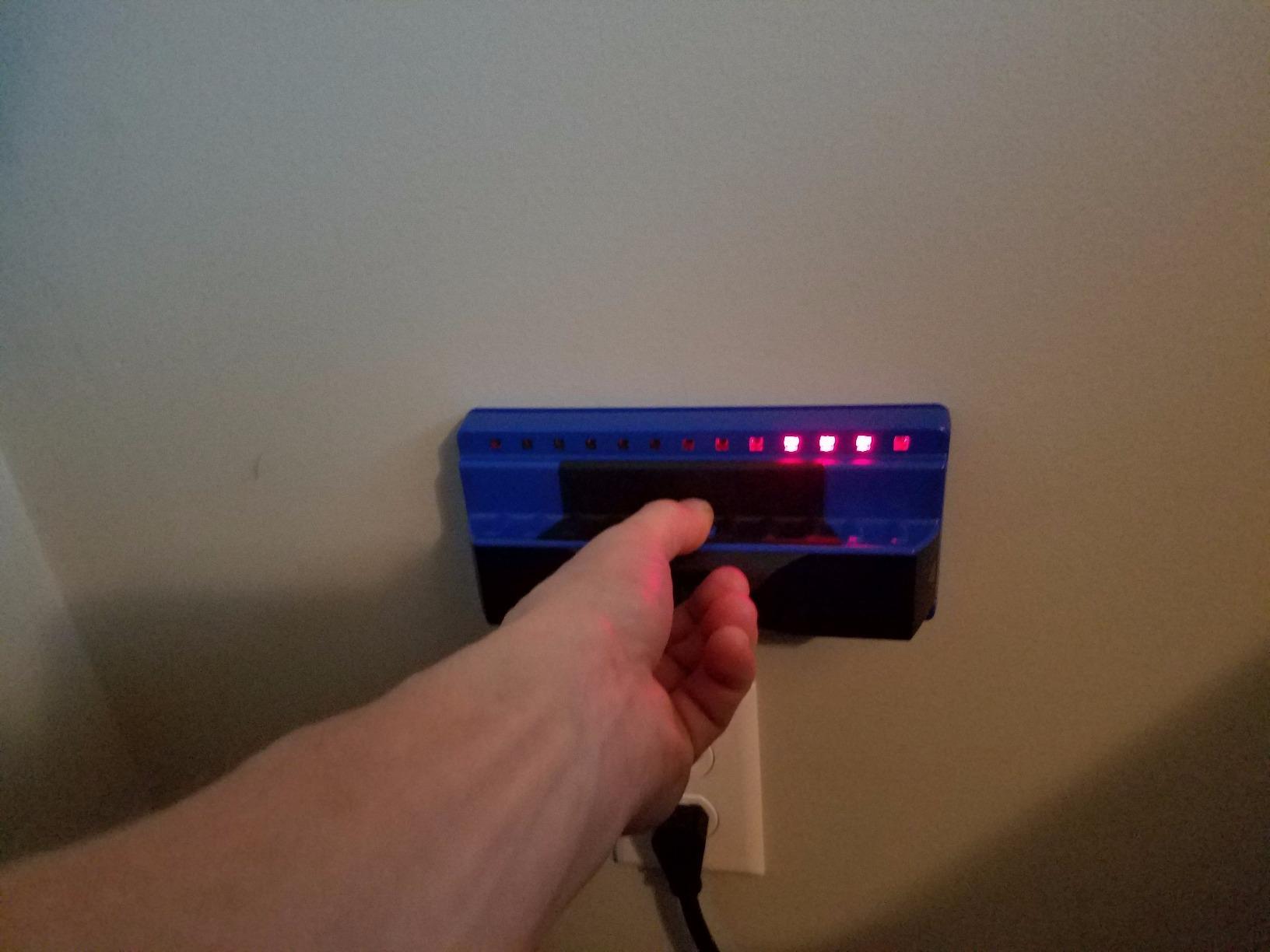 Franklin Sensors ProSensor 710+ Stud Finder with 13-Sensors, Wood & Metal Stud Detector/Wall Scanner, Built-in Bubble Level, Made in The USA - Customer Photo 1