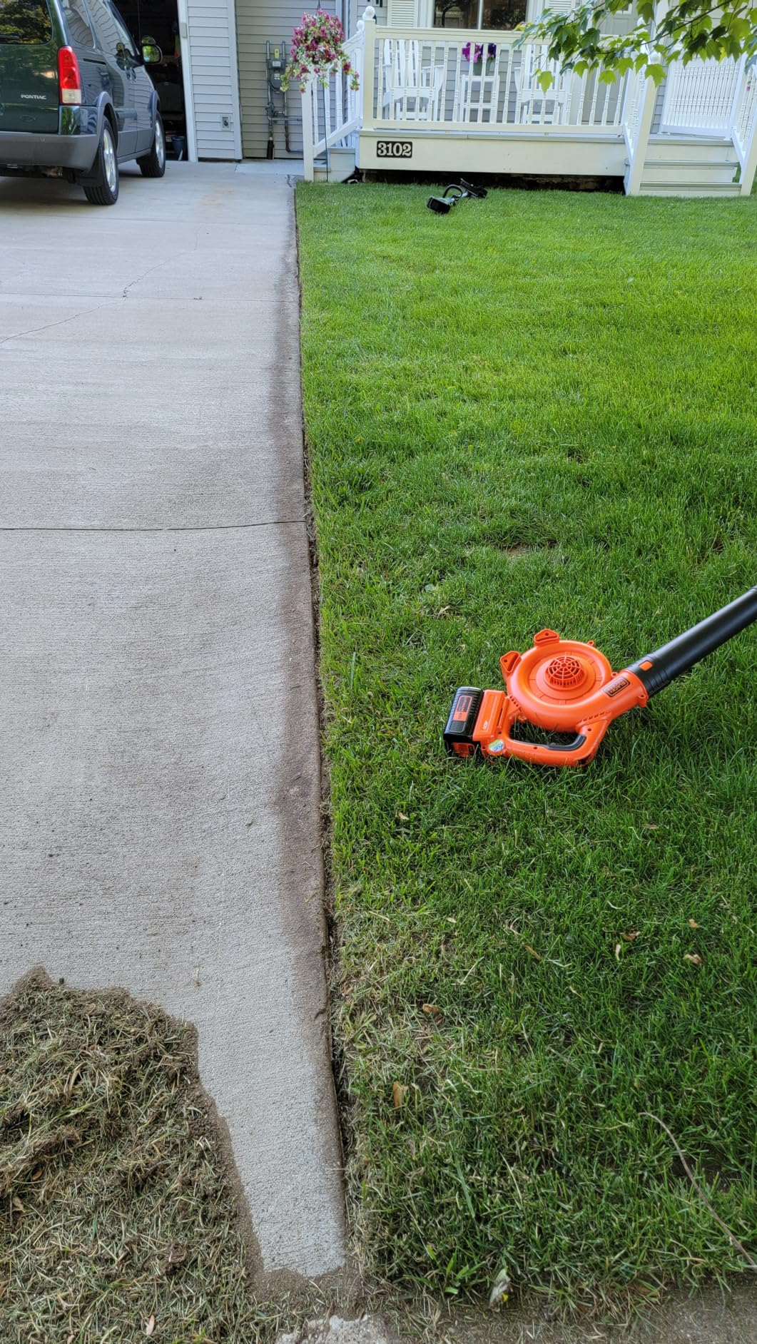 Greenworks 40V 12 in Cordless String Trimmer, 2.0 Ah Battery and Charger customer photo 1