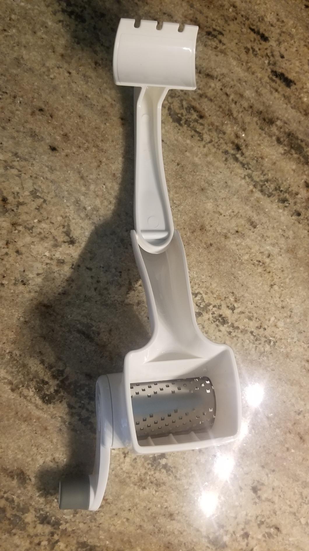 Zyliss Classic Rotary Cheese Grater - NSF Restaurant Certified Handheld Grater - Can be used for Hard Cheese, Chocolate & More - With Comfortable Handle & Easy-to-Clean Drum - White - Customer Photo 2