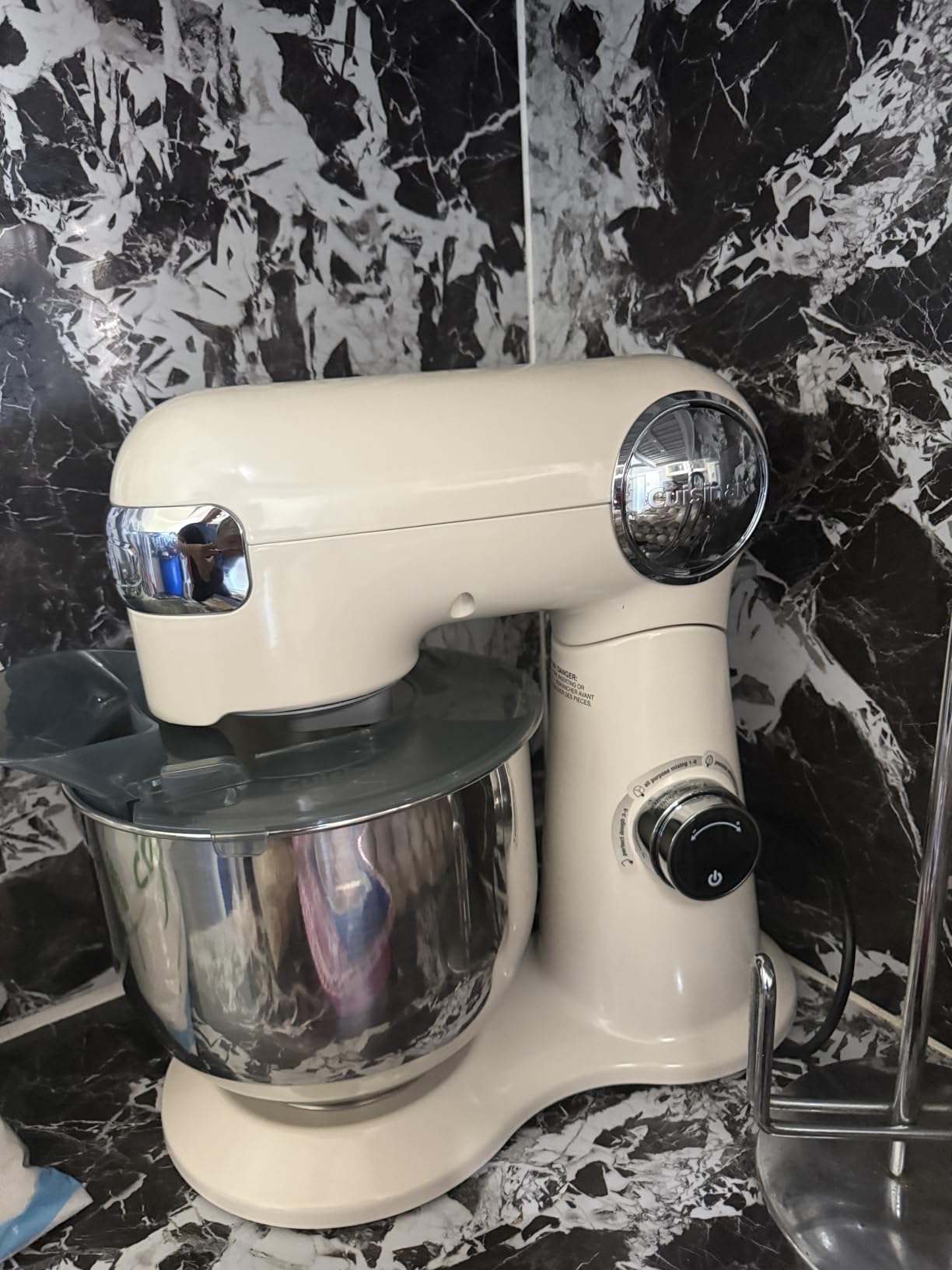 Cuisinart Stand Mixer, 12 Speeds, 5.5-Quart Mixing Bowl, Chef's Whisk, Flat Mixing Paddle, Dough Hook, and Splash Guard with Pour Spout, Silver Lining, SM-50BC, Silver Lining customer photo 1