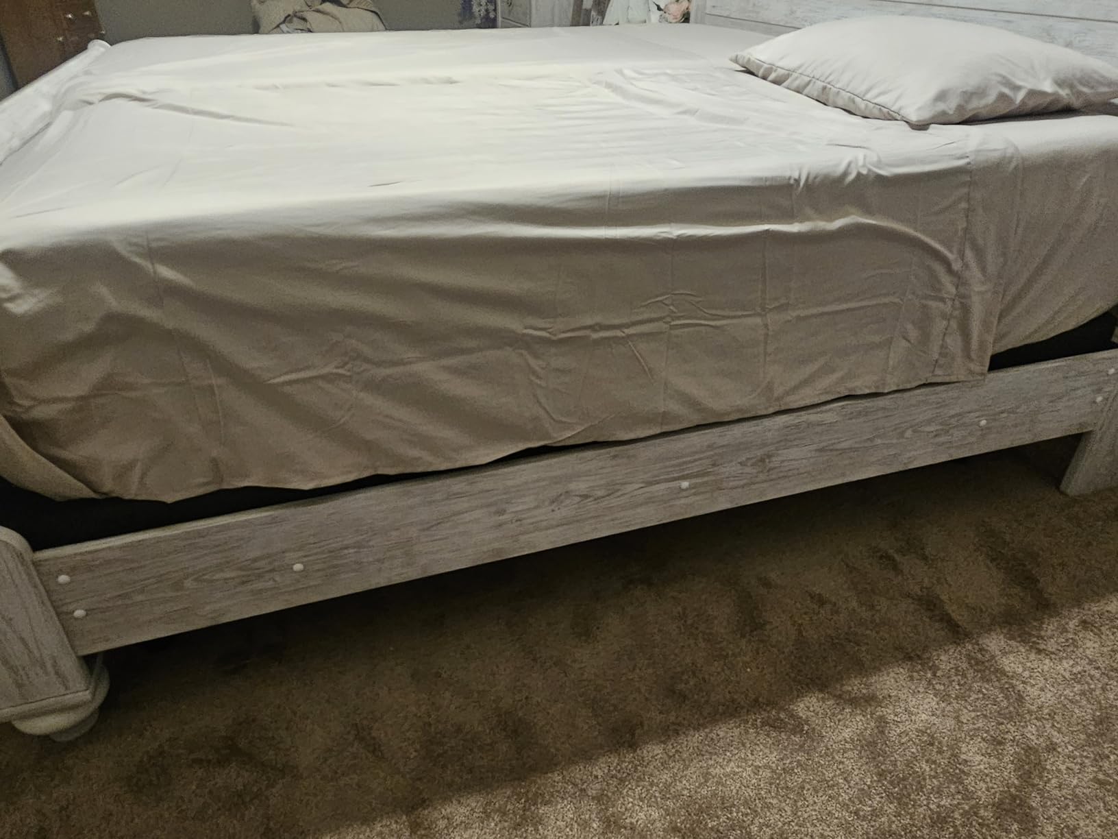 Queen Size 4 Piece Sheet Set - Comfy Breathable & Cooling Bed Sheets Set - Hotel Luxury Bedding for Women, Men, Kids, Teens, Boys & Girls - Deep Pockets, Ultra-Soft, Wrinkle Free - Oeko-Tex - White - Customer Photo 2