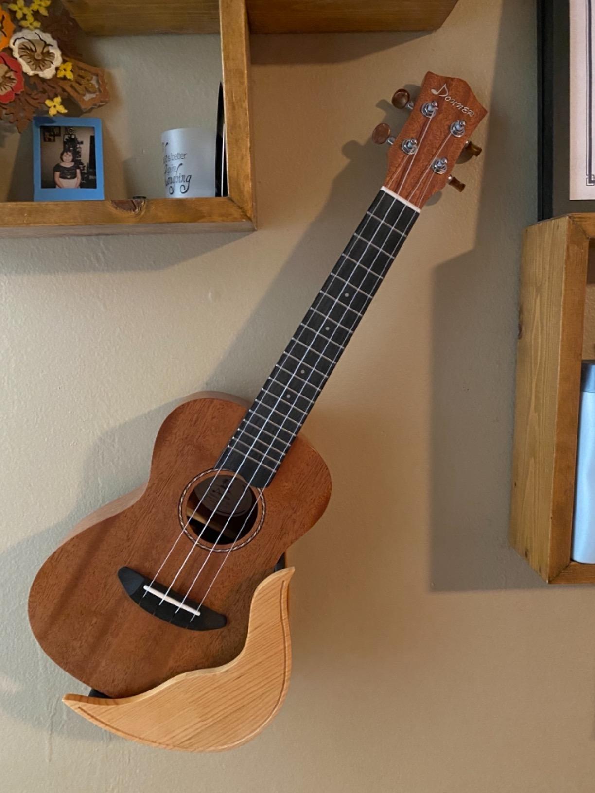 Donner Concert Ukulele Beginner Mahogany 23 Inch Ukelele Kit - Customer Photo 2
