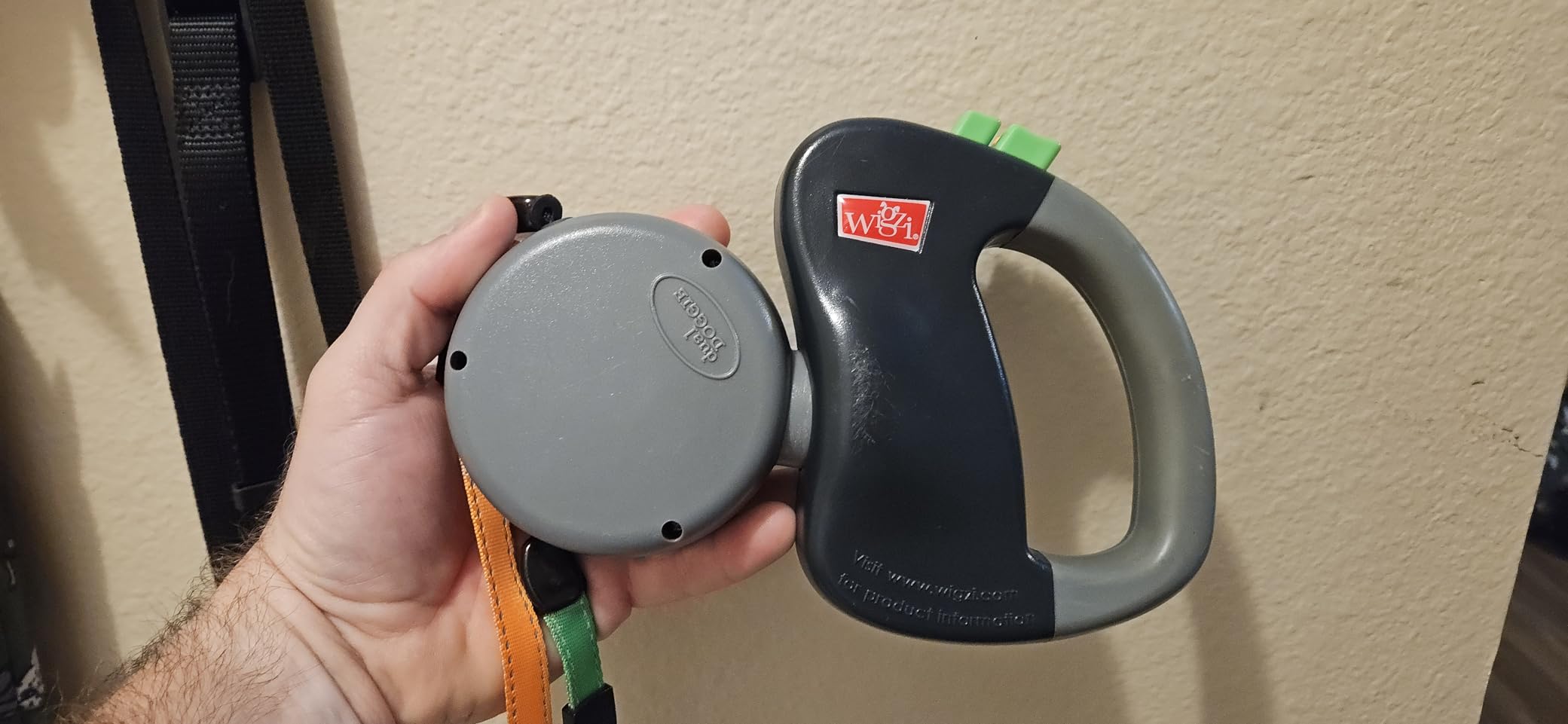 WIGZI - 2025 Enhanced Edition - Dual (2) Dog Retractable Leash, Auto-Untangles, Supports Up To 50lb Dogs, 10ft Distance Each Dog, Color-Coded Control, Reflective Leads, Waterproof, Gray Color Customer Review WIGZI - 2025 Enhanced Edition - Dual (2) Dog Retractable Leash, Auto-Untangles, Supports Up To 50lb Dogs, 10ft Distance Each Dog, Color-Coded Control, Reflective Leads, Waterproof, Gray Color - Customer Photo 2
