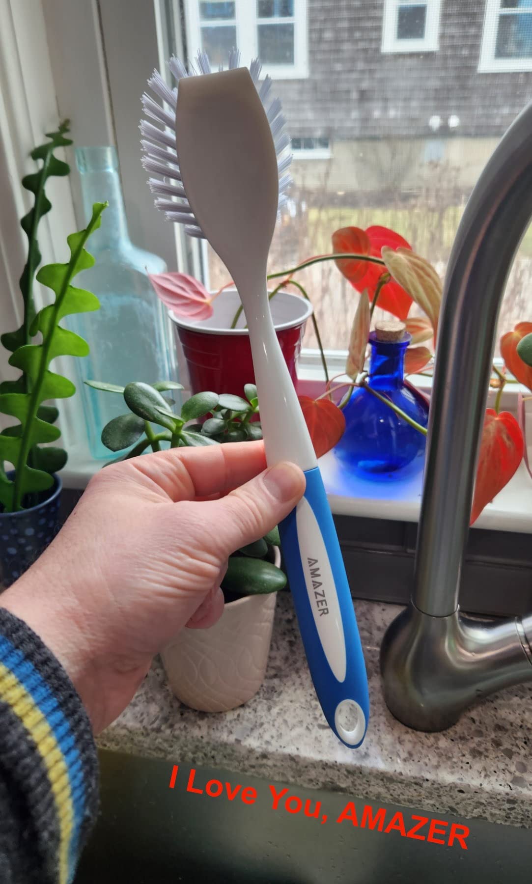 Amazer Dish Brush with Handle, 2 Pack Kitchen Scrub Brushes for Cleaning, Dish Scrubber with Stiff Bristles for Sink, Pots, Pans Customer Review Amazer Dish Brush with Handle, 2 Pack Kitchen Scrub Brushes for Cleaning, Dish Scrubber with Stiff Bristles for Sink, Pots, Pans - Customer Photo 2
