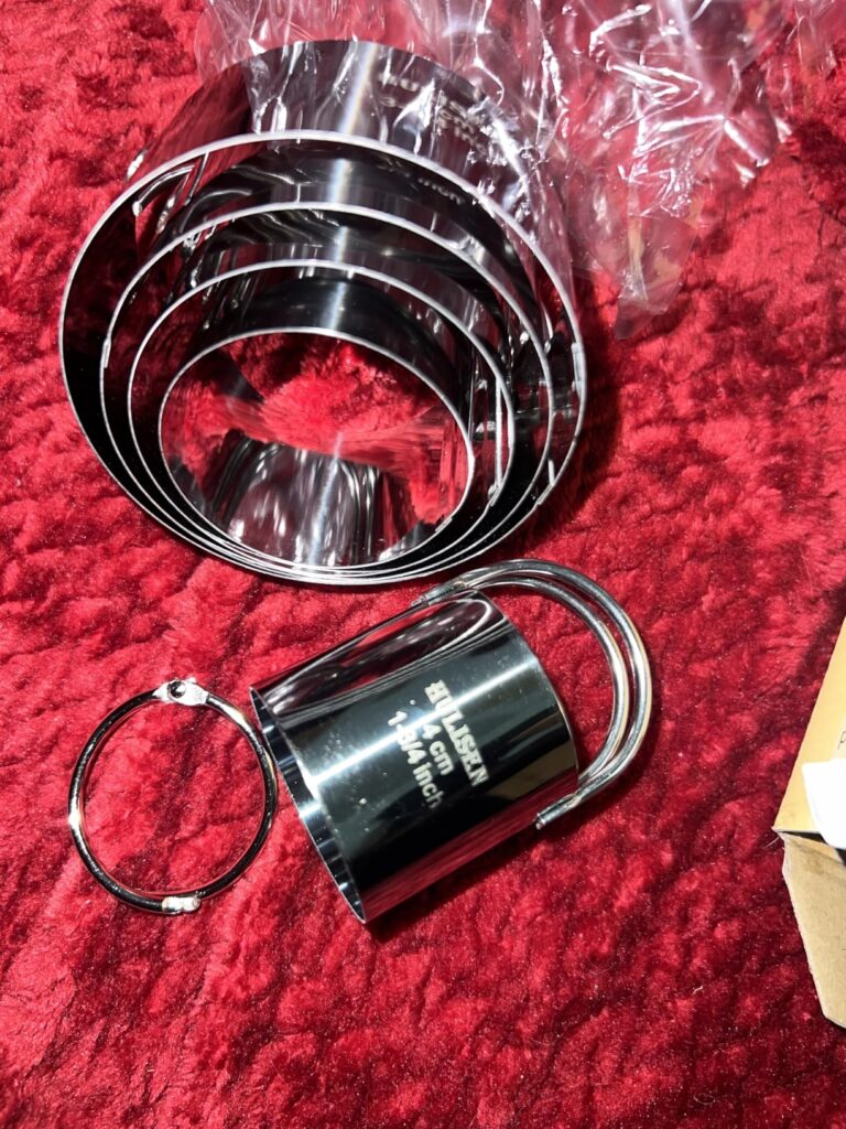 HULISEN Biscuit Cutter Set (5 Pieces/Set), Round Cookies Cutter with Handle, Professional Baking Dough Tools, Gift Package Customer Review Best Cookie Cutters