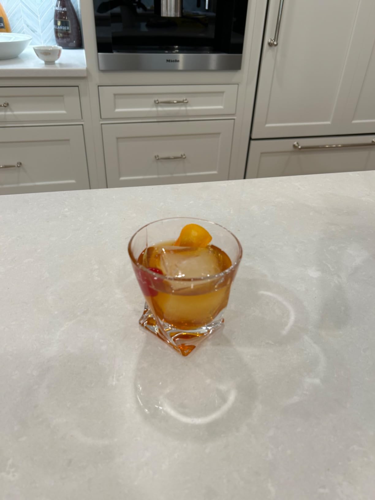 KANARS Whiskey Glasses Set of 4, 10 Oz Crystal Old Fashioned Cocktail Glass in Gift Box, Twisted Lowball Bourbon Tumbler for Scotch Whisky Cognac, Rock Barware for Men Gift Christmas Customer Review KANARS Whiskey Glasses Set of 4, 10 Oz Crystal Old Fashioned Cocktail Glass in Gift Box, Twisted Lowball Bourbon Tumbler for Scotch Whisky Cognac, Rock Barware for Men Gift Christmas - Customer Photo 1