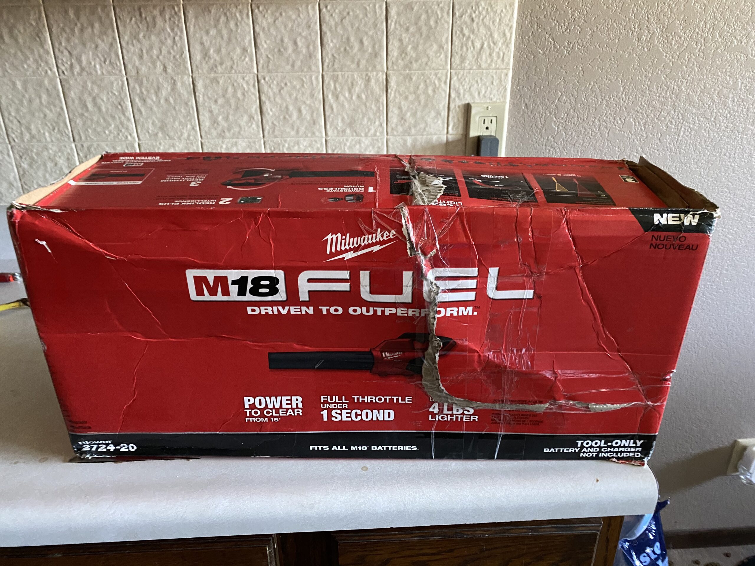 Milwaukee M18 FUEL 120 MPH 450 CFM 18-Volt Lithium Ion Brushless Cordless Handheld Blower (Battery Sold Separately) Customer Review Milwaukee M18 FUEL 120 MPH 450 CFM 18-Volt Lithium Ion Brushless Cordless Handheld Blower (Battery Sold Separately) - Customer Photo 4