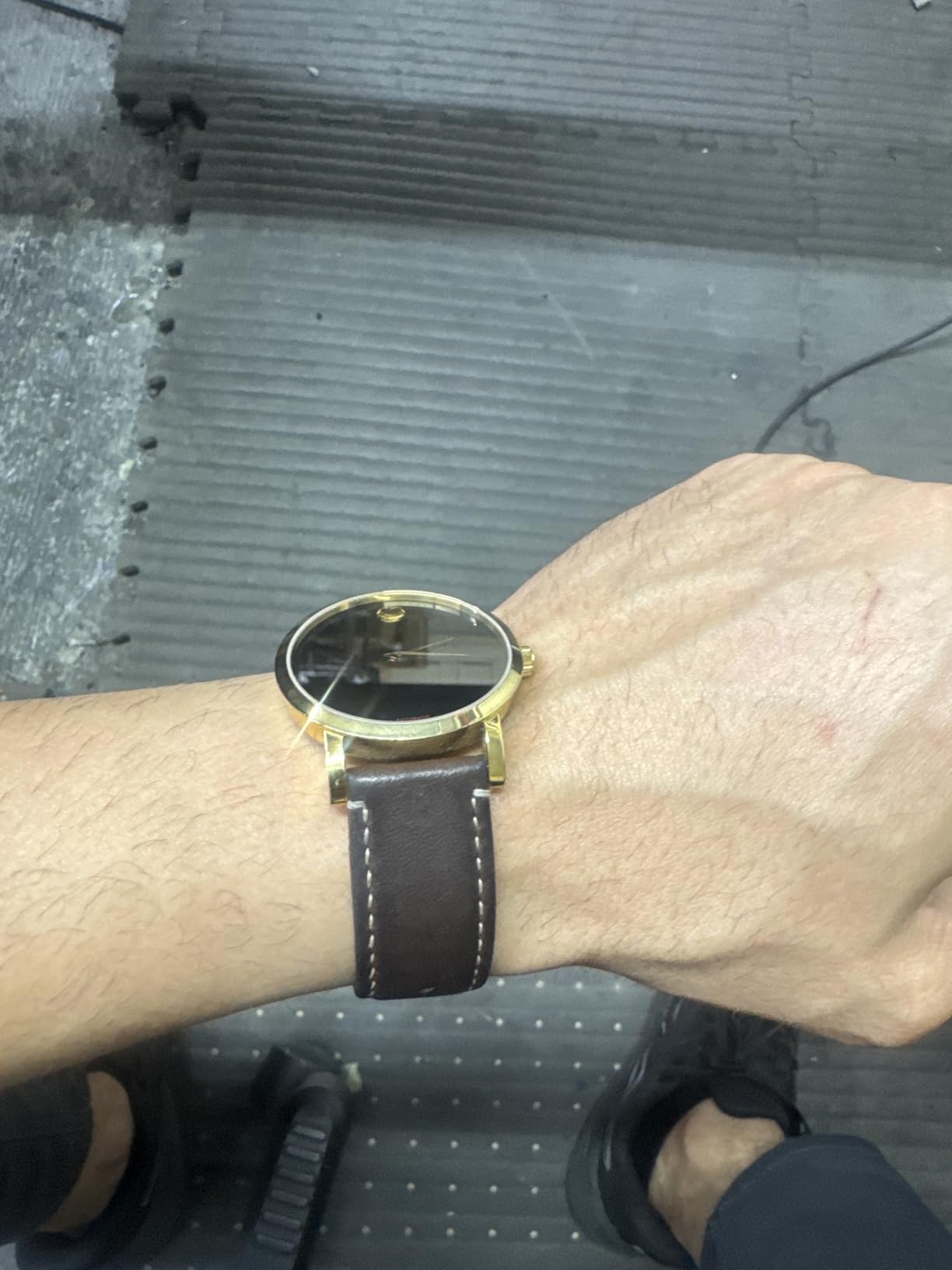 BARTON WATCH BANDS - Espresso Brown Leather & Stitching (Black Hardware) Top Grain Leather Watch Bands Compatible with Apple Watch Models - 1, 2, 3, 4, 5, 6, 7, 8, 9, 10, SE, Ultra & Ultra 2 - (42mm/44mm/45mm/49mm) Customer Review BARTON WATCH BANDS - Espresso Brown Leather & Stitching (Black Hardware) Top Grain Leather Watch Bands Compatible with Apple Watch Models - 1, 2, 3, 4, 5, 6, 7, 8, 9, 10, SE, Ultra & Ultra 2 - (42mm/44mm/45mm/49mm) - Customer Photo 2
