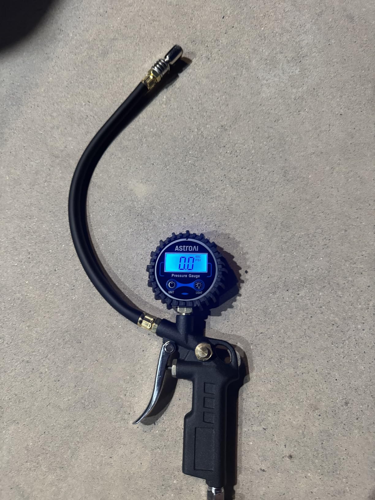 AstroAI Digital Tire Pressure Gauge with Inflator, 3-250 PSI Air Chuck & Compressor Accessories Heavy Duty with Quick Connect Coupler, 0.1 Display Resolution, 1pack Customer Review AstroAI Digital Tire Pressure Gauge with Inflator, 3-250 PSI Air Chuck & Compressor Accessories Heavy Duty with Quick Connect Coupler, 0.1 Display Resolution, 1pack - Customer Photo 2