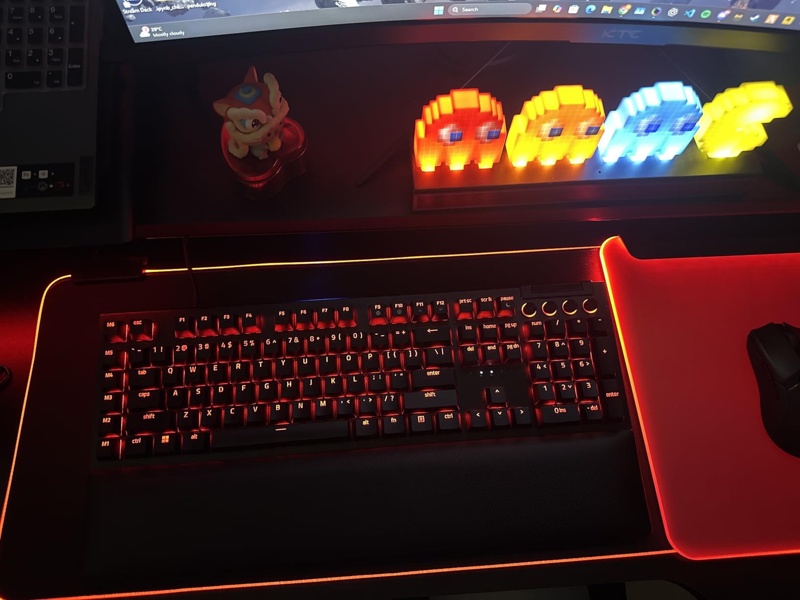 Razer Goliathus Extended Chroma Gaming Mousepad: Customizable Chroma RGB Lighting - Soft, Cloth Material - Balanced Control & Speed - Non-Slip Rubber Base - Classic Black - Customer Photo 1