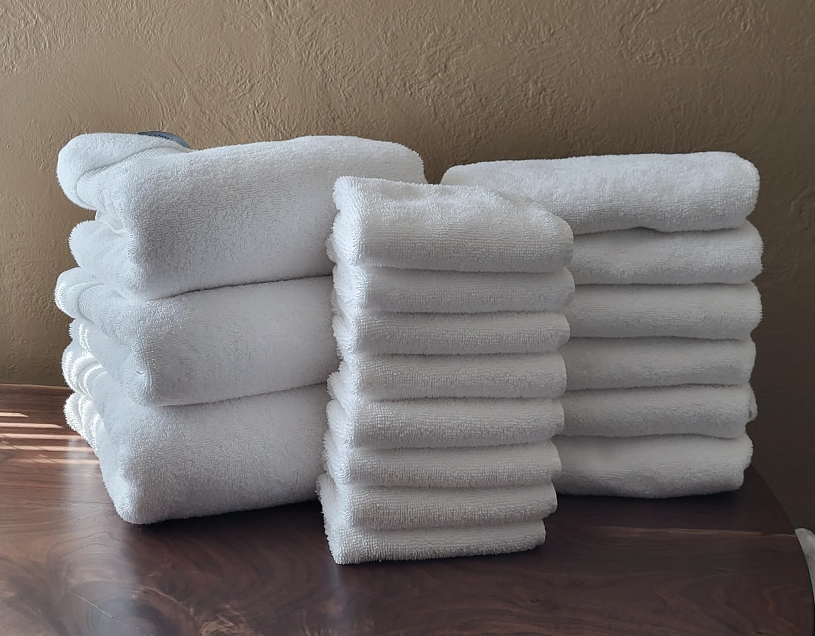 Luxury White Bath Towel Set of 8 Pieces - 100% Turkish Cotton 700 GSM Highly Absorbent Towels for Bathroom, 2 Bath Towels, 2 Hand Towels, 4 Washcloths Customer Review Luxury White Bath Towel Set of 8 Pieces - 100% Turkish Cotton 700 GSM Highly Absorbent Towels for Bathroom, 2 Bath Towels, 2 Hand Towels, 4 Washcloths - Customer Photo 1