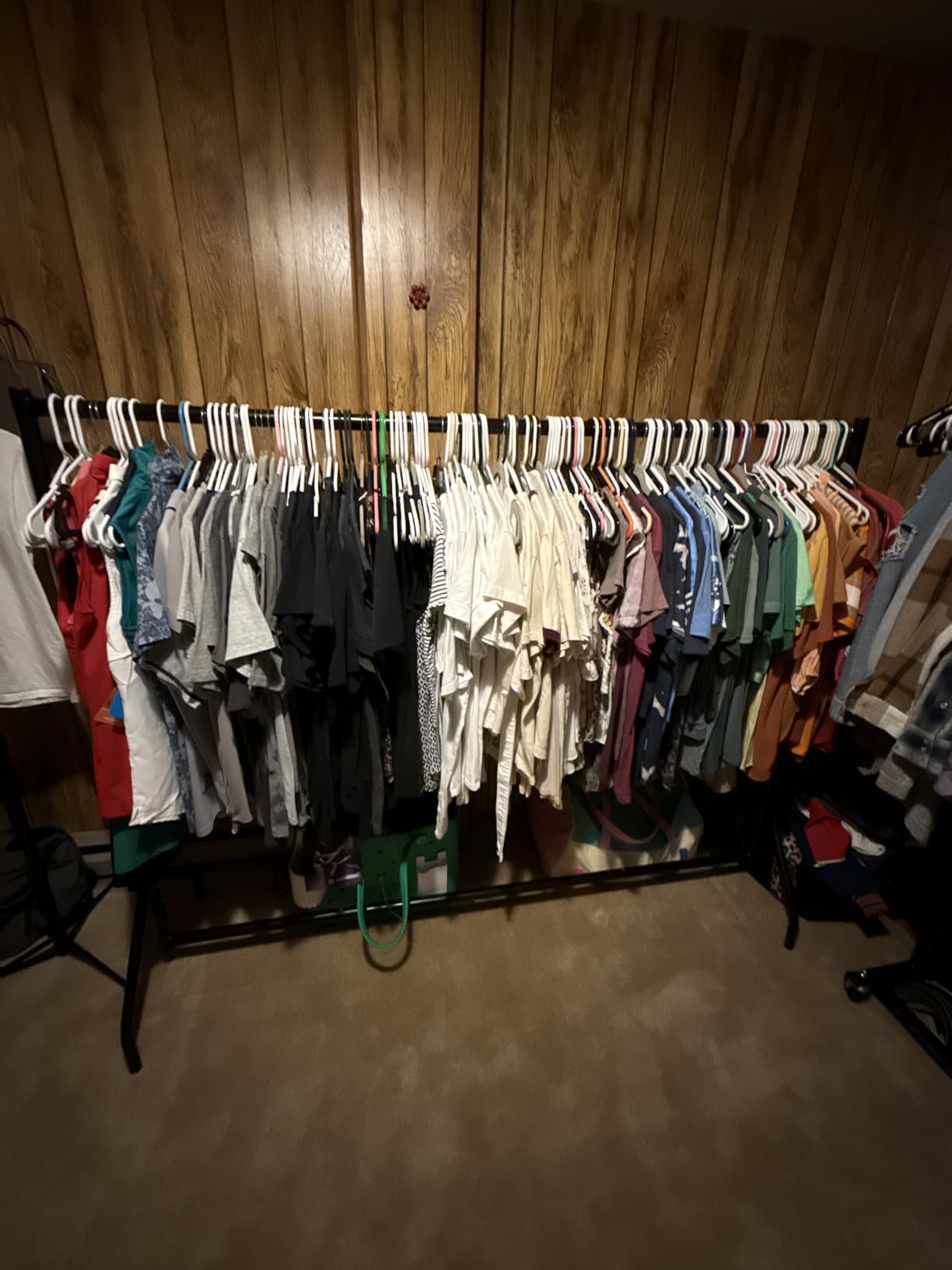 Amazon Basics Heavy Duty Rolling Garment Rack, Hanging Clothes Organizer Rail for Display and Storage, 1.82 x 1.52 m, Black Customer Review Amazon Basics Heavy Duty Rolling Garment Rack, Hanging Clothes Organizer Rail for Display and Storage, 1.82 x 1.52 m, Black - Customer Photo 2