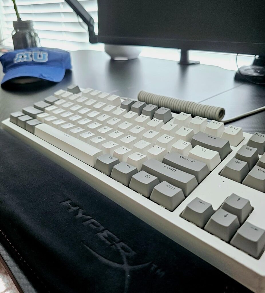 HyperX Wrist Rest - Full Sized - Cooling Gel - Memory Foam - Anti-Slip - Ergonomic - Keyboard Accessory, Black Customer Review Best Wrist Rest