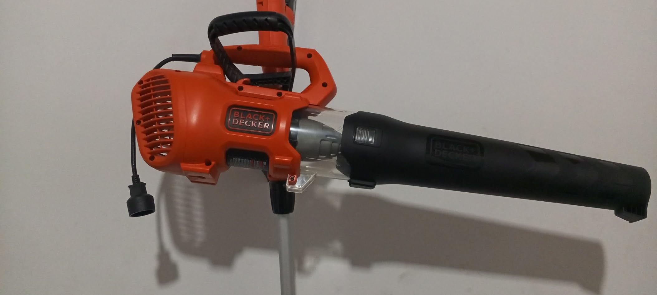 BLACK + DECKER Electric Leaf Blower, Hand Held Blowers for Lawn Care, Up to 450 CFM and 140 MPH Power, Axial, Lightweight, Corded (BEBL750) Customer Review BLACK + DECKER Electric Leaf Blower, Hand Held Blowers for Lawn Care, Up to 450 CFM and 140 MPH Power, Axial, Lightweight, Corded (BEBL750) - Customer Photo 5