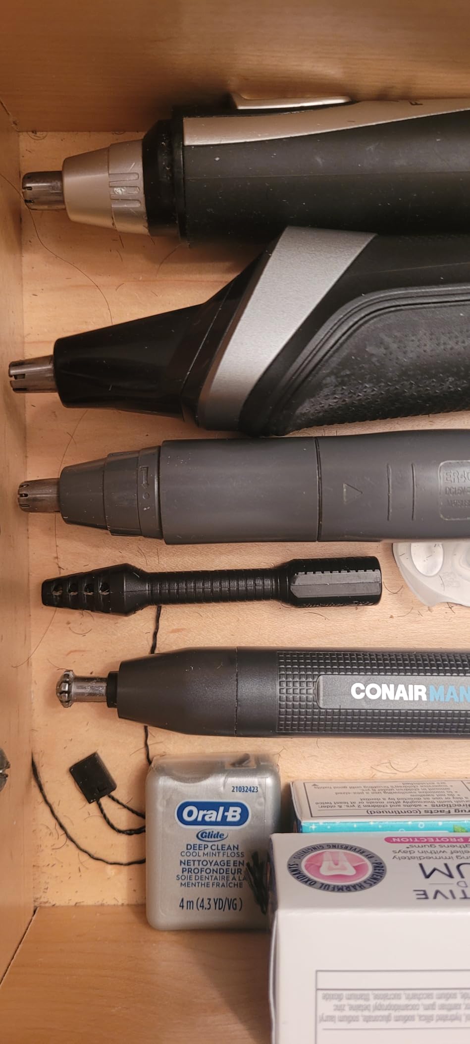 ConairMan Nose Hair Trimmer for Men, For Nose, Ear, and Eyebrows, Patent 360 Bevel Blade for No Pull, No Snag Trimming Experience, Cordless Lithium-Powered Trimmer with Drawstring Bag Customer Review ConairMan Nose Hair Trimmer for Men, For Nose, Ear, and Eyebrows, Patent 360 Bevel Blade for No Pull, No Snag Trimming Experience, Cordless Lithium-Powered Trimmer with Drawstring Bag - Customer Photo 1