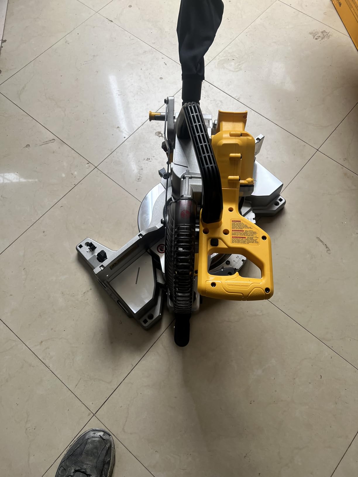 DEWALT Miter Saw, Single Bevel, Compound, 10-Inch, 15-Amp (DWS713) Customer Review DEWALT Miter Saw, Single Bevel, Compound, 10-Inch, 15-Amp (DWS713) - Customer Photo 1