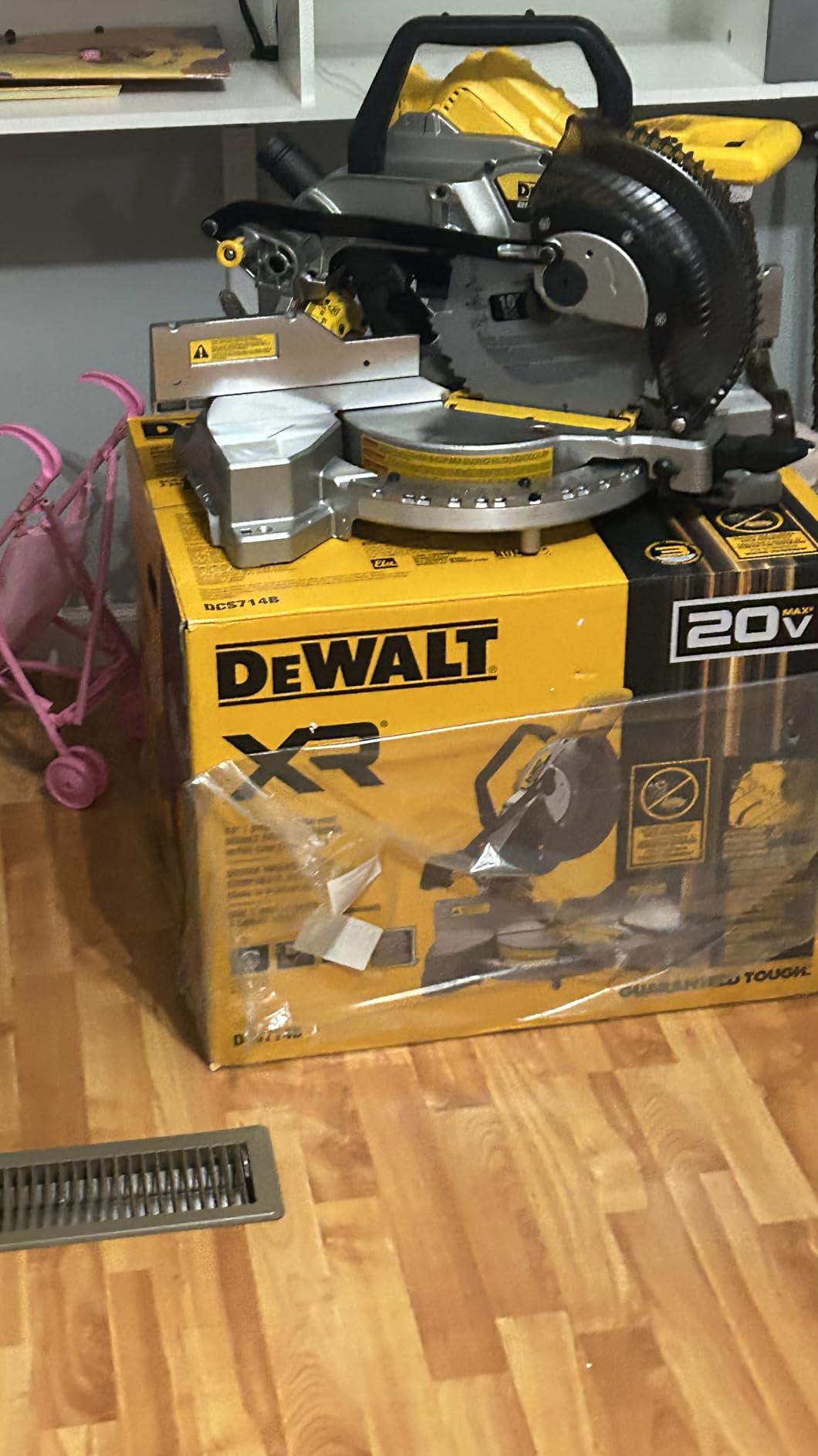 DEWALT Miter Saw, Single Bevel, Compound, 10-Inch, 15-Amp (DWS713) Customer Review DEWALT Miter Saw, Single Bevel, Compound, 10-Inch, 15-Amp (DWS713) - Customer Photo 2