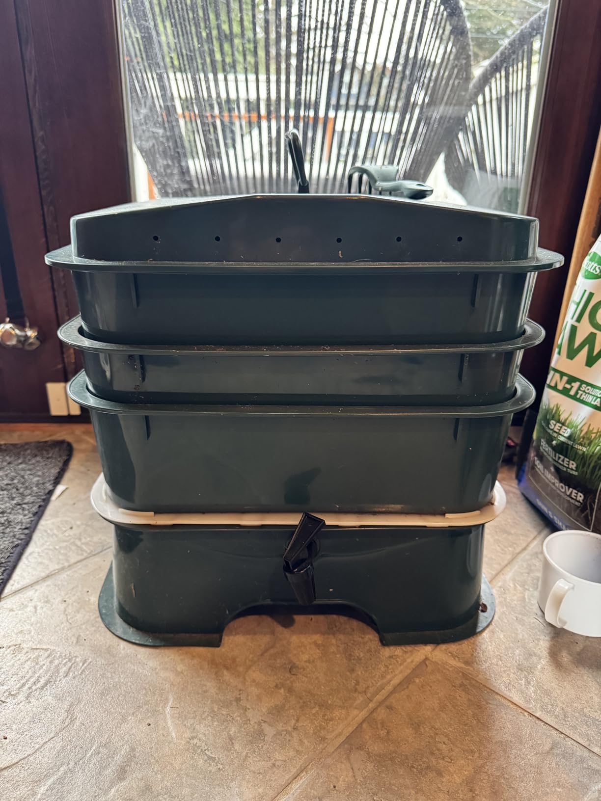 The Original VermiHut Plus 5-Tray Worm Composter Dark Green Indoor and Outdoor Vermicomposting Bin Sustainable Design for Food Waste Recycling - Customer Photo 1