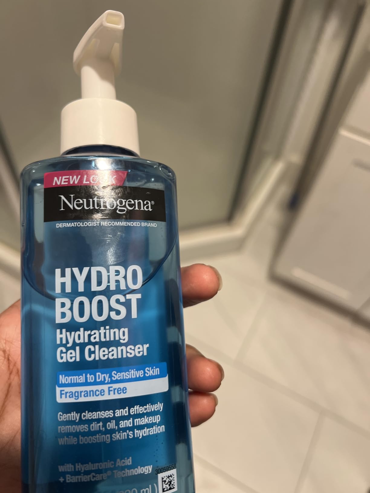 Neutrogena Hydro Boost Ultra-Soft Micellar Cleansing Wipes with Hyaluronic Acid, Hydrating Makeup Remover Wipes Remove Dirt & Waterproof Makeup, Hypoallergenic, Plant-Based Cloth, 2 x 25 ct Customer Review Neutrogena Hydro Boost Ultra-Soft Micellar Cleansing Wipes with Hyaluronic Acid, Hydrating Makeup Remover Wipes Remove Dirt & Waterproof Makeup, Hypoallergenic, Plant-Based Cloth, 2 x 25 ct - Customer Photo 2