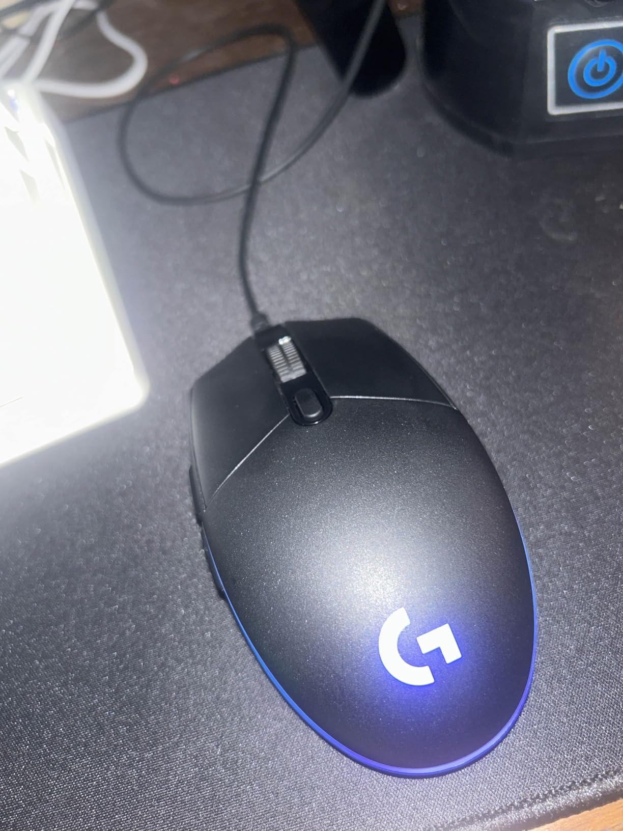 Logitech G203 Wired Gaming Mouse, 8,000 DPI, Rainbow Optical Effect LIGHTSYNC RGB, 6 Programmable Buttons, On-Board Memory, Screen Mapping, PC/Mac Computer and Laptop Compatible - Black customer photo 2