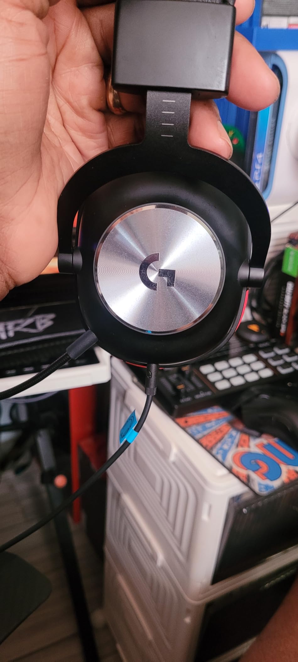 Logitech G PRO X Wireless Lightspeed Gaming Headset with Blue VO!CE Mic Filter Tech, 50 mm PRO-G Drivers, and DTS Headphone:X 2.0 Surround Sound, 20+ Hour Battery Life - Black customer photo 1