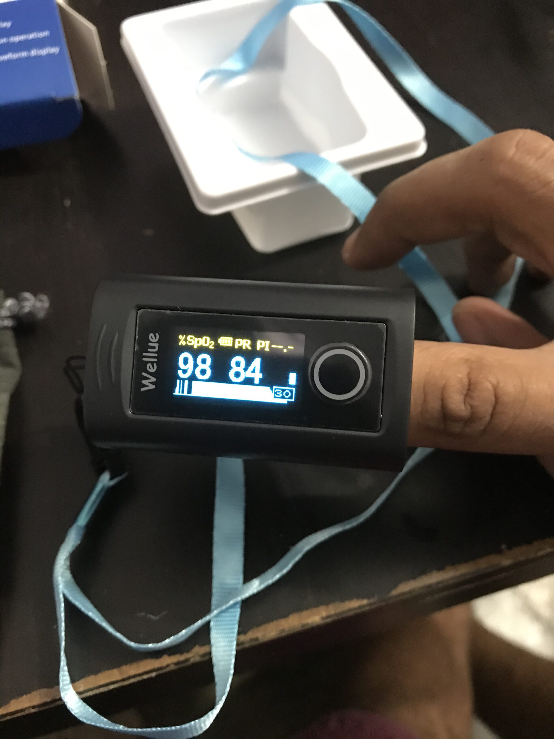 Wellue Fingertip Pulse Oximeter, Blood Oxygen Saturation Monitor with Batteries, Carry Bag & Lanyard for Wellness Use Customer Review Wellue Fingertip Pulse Oximeter, Blood Oxygen Saturation Monitor with Batteries, Carry Bag & Lanyard for Wellness Use - Customer Photo 5